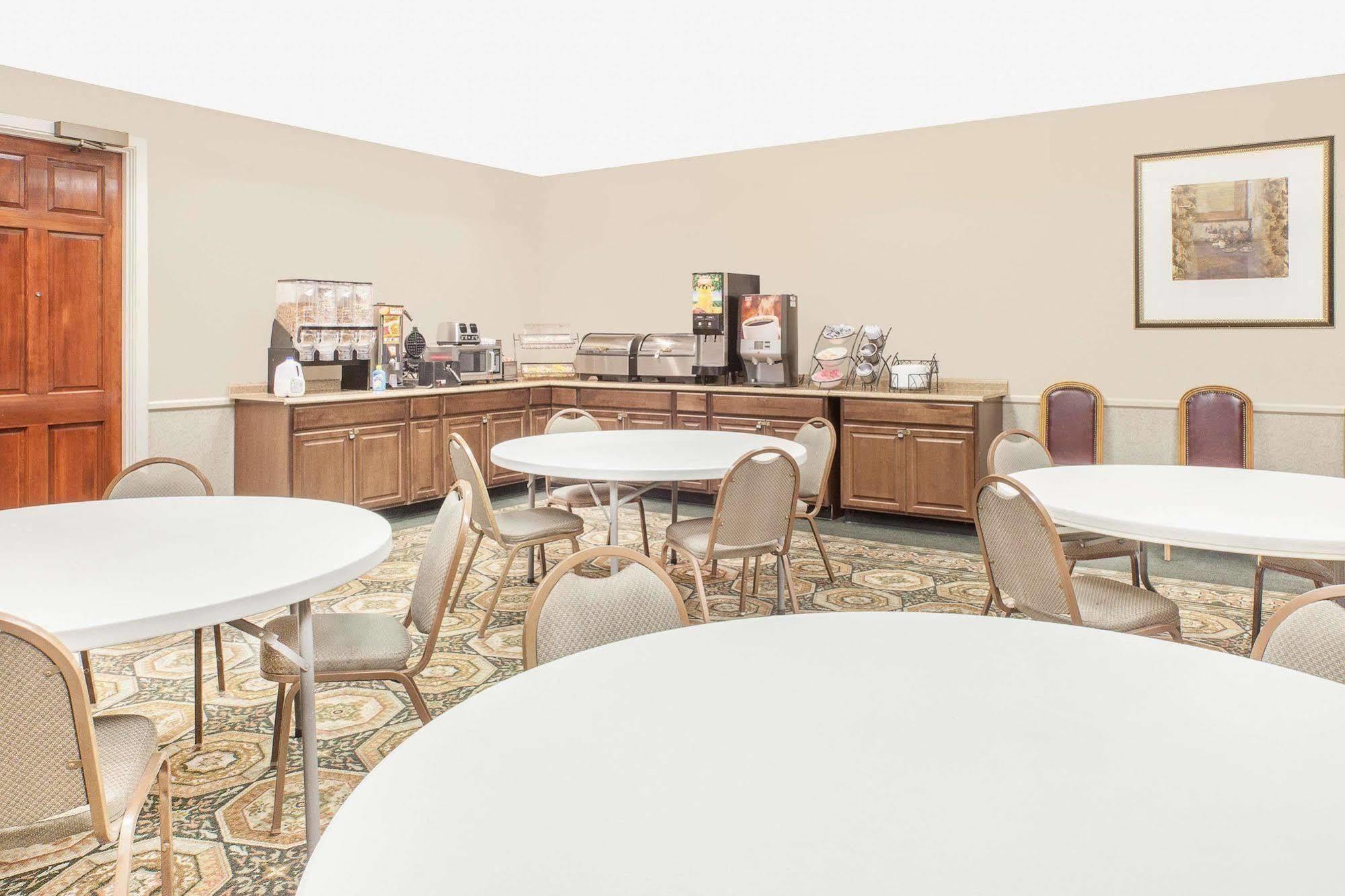 Motel Baymont By Wyndham Paris Extérieur photo