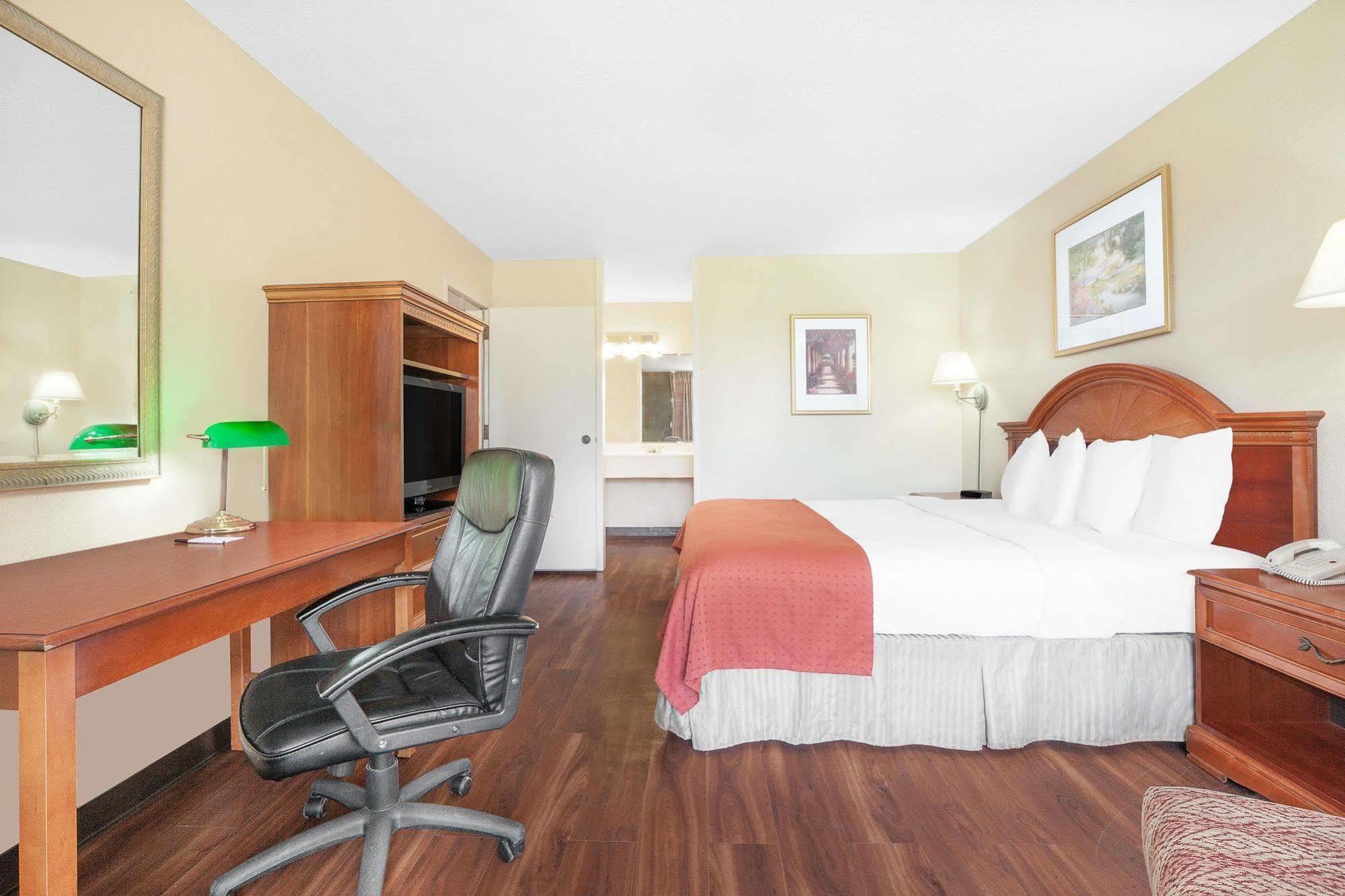 Motel Baymont By Wyndham Paris Extérieur photo