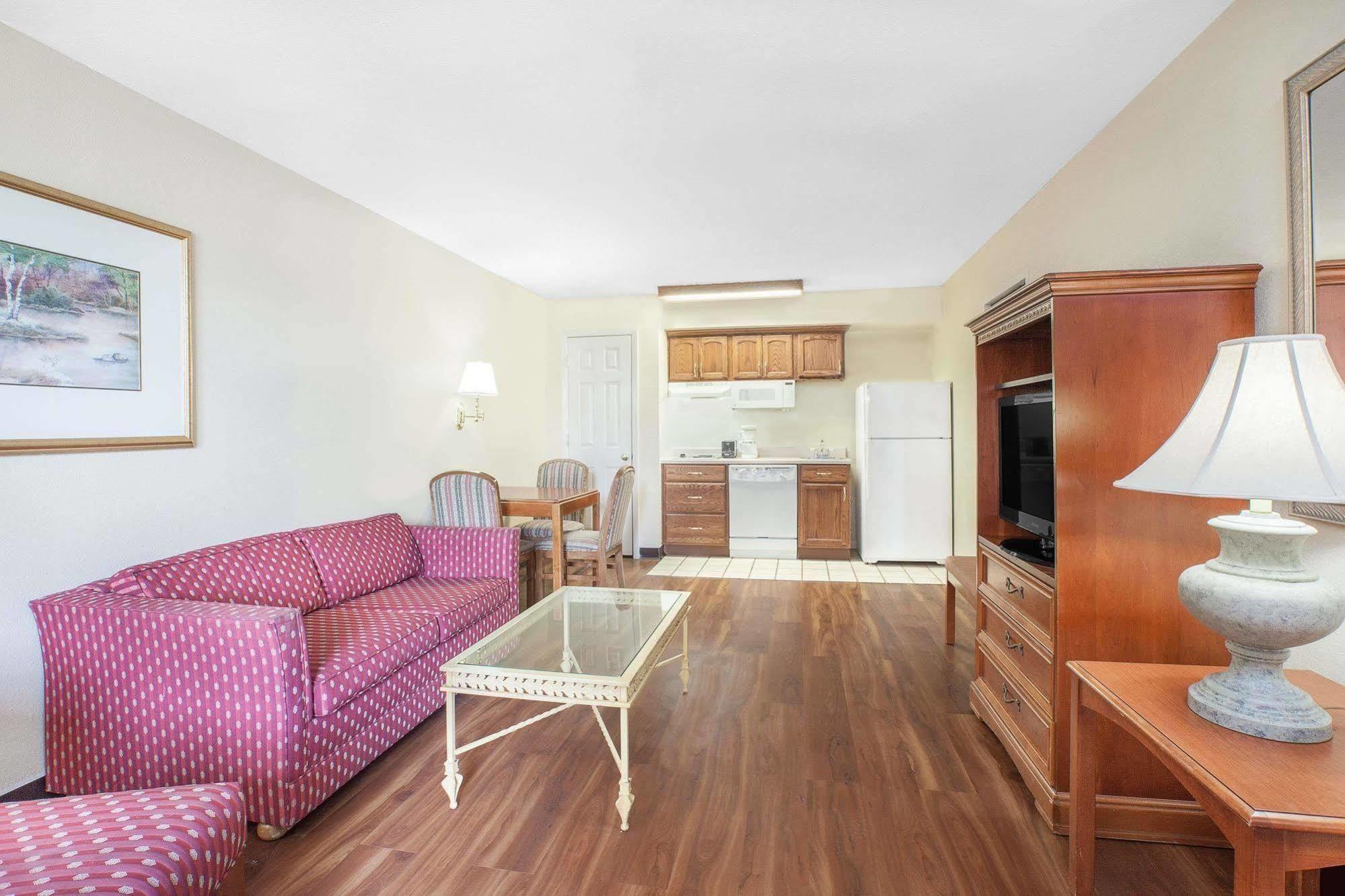 Motel Baymont By Wyndham Paris Extérieur photo