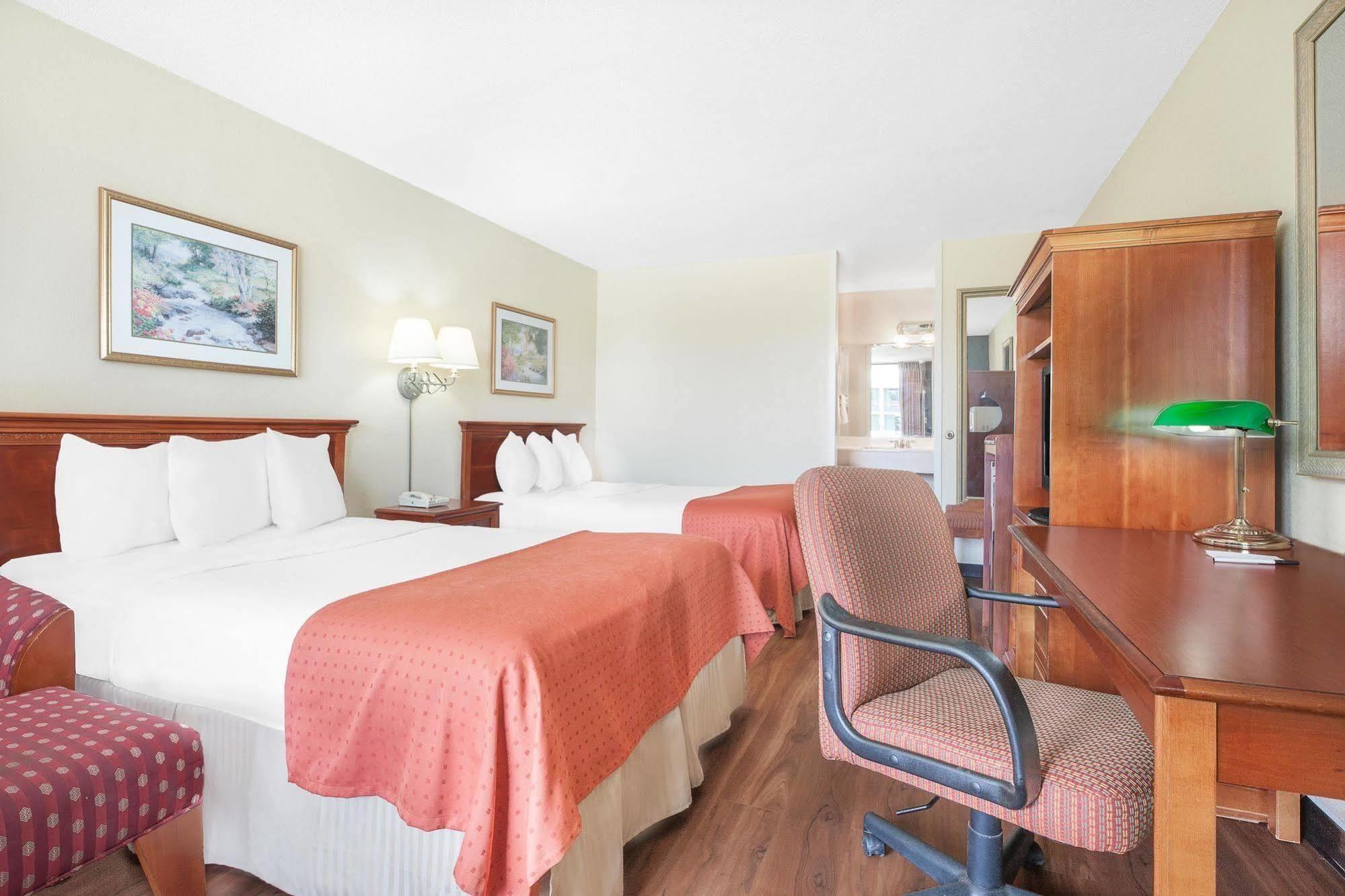Motel Baymont By Wyndham Paris Extérieur photo