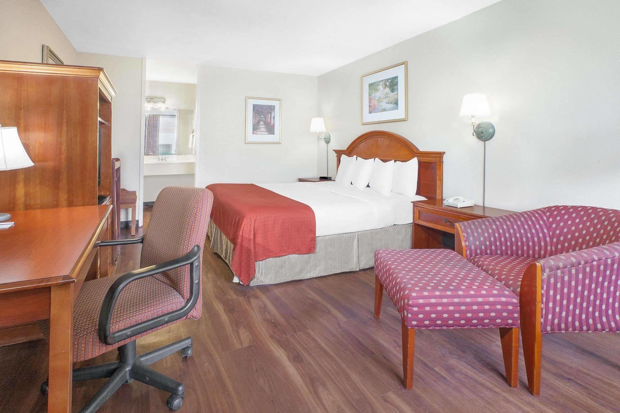 Motel Baymont By Wyndham Paris Extérieur photo
