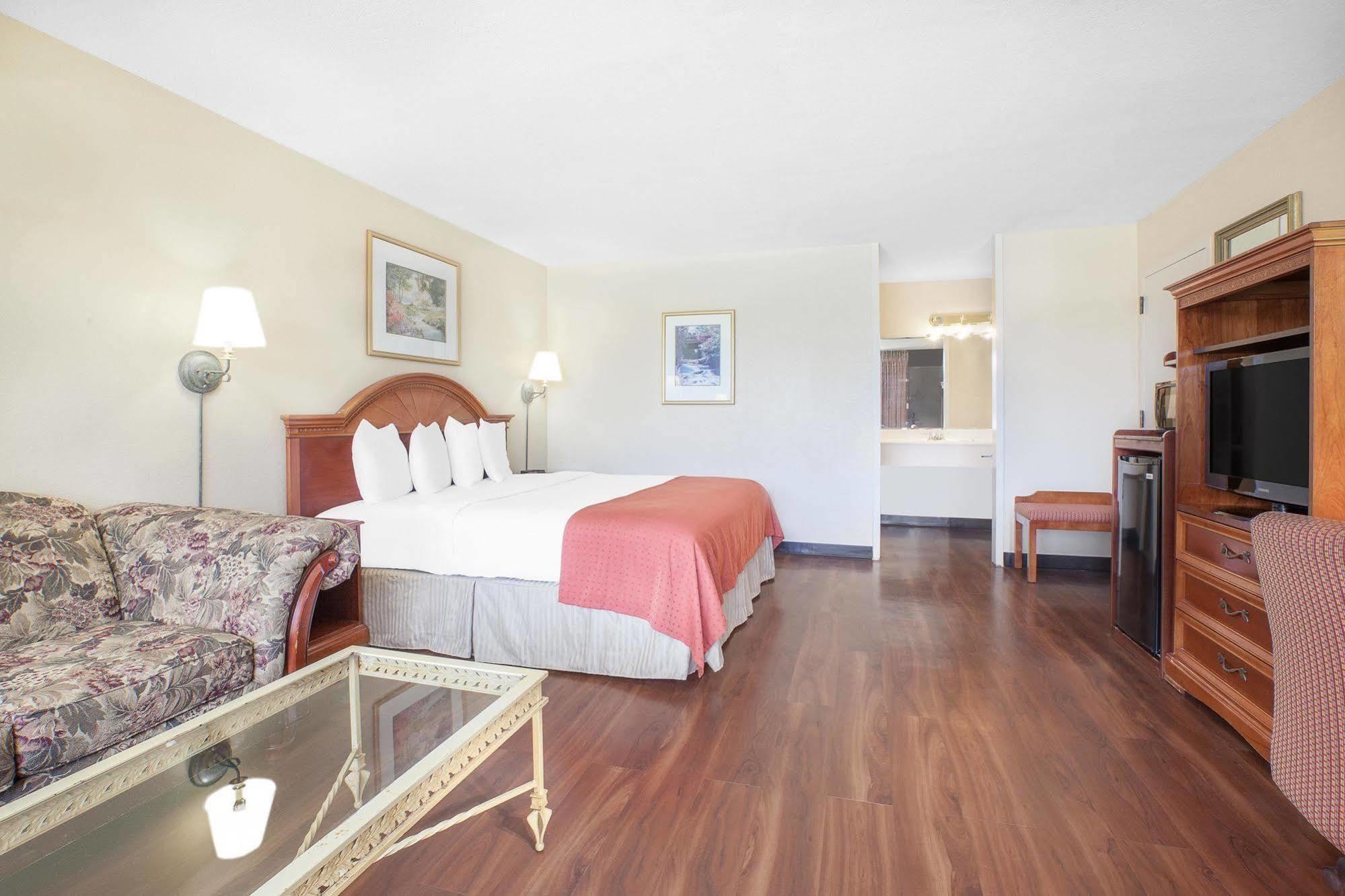 Motel Baymont By Wyndham Paris Extérieur photo